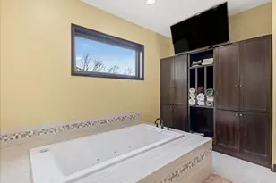 422 S Maryfield Dr, Salt Lake City, UT 84108 - Photo 29