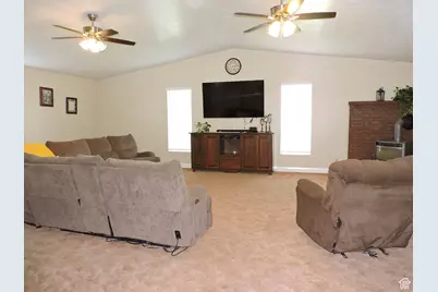 325 N 100 W, Delta, UT 84624 - Photo 17