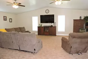 325 N 100 W, Delta, UT 84624 - Photo 17