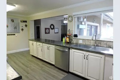 325 N 100 W, Delta, UT 84624 - Photo 5