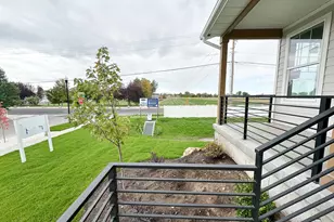 626 W Cottle Ln, Farmington, UT 84025 - Photo 5