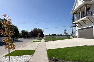 626 W Cottle Ln, Farmington, UT 84025 - Photo 5