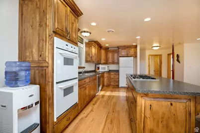 12495 E Solitude Dr, Lapoint, UT 84039 - Photo 13