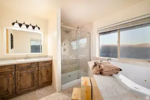 12495 E Solitude Dr, Lapoint, UT 84039 - Photo 33