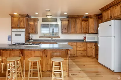 12495 E Solitude Dr, Lapoint, UT 84039 - Photo 3