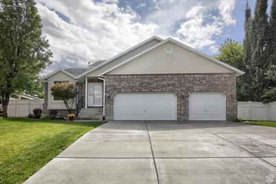 589 W 925 N, Centerville, UT 84014 - Photo 1