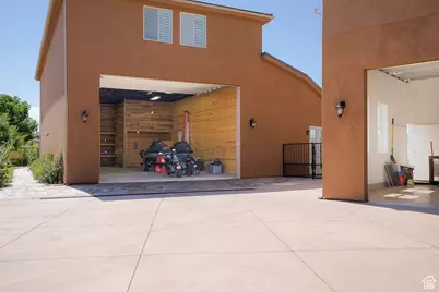 1021 W Churrea Dr, Washington, UT 84780 - Photo 3