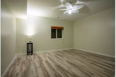1021 W Churrea Dr, Washington, UT 84780 - Photo 47