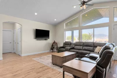 3670 Gundersen Cir, Erda, UT 84029 - Photo 7