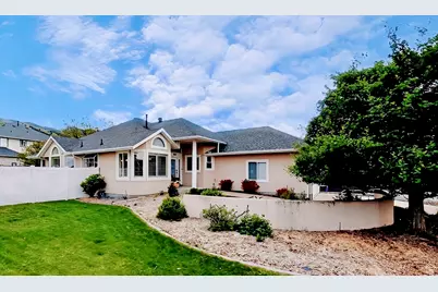 818 Summit Dr, Smithfield, UT 84335 - Photo 1