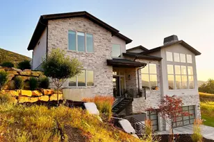 1104 W Olympic Cir, Midway, UT 84049 - Photo 1