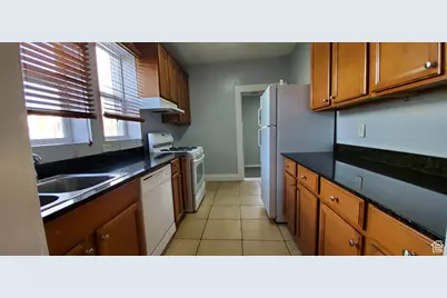 215 S 300 E, Salt Lake City, UT 84111 - Photo 13