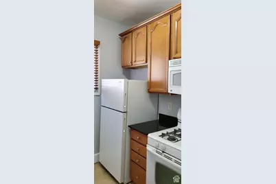 215 S 300 E, Salt Lake City, UT 84111 - Photo 3