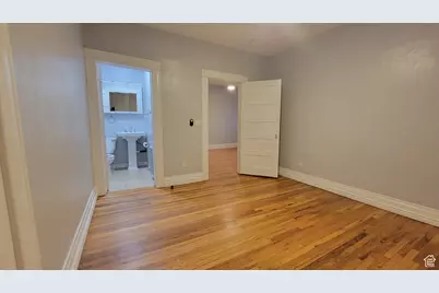 215 S 300 E, Salt Lake City, UT 84111 - Photo 17