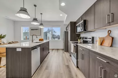 239 E Burch Creek Pl, South Ogden, UT 84405 - Photo 9