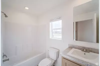 220 W 100 N #6, Levan, UT 84639 - Photo 17