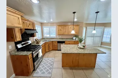 15 E 1100 S, Vernal, UT 84078 - Photo 3