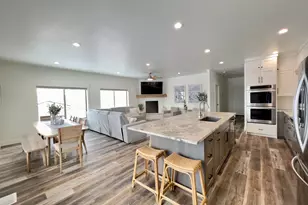 833 W Sunrise Cir, Garden City, UT 84028 - Photo 11