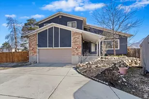 2067 E Gyrfalcon Ln, Sandy, UT 84092 - Photo 1