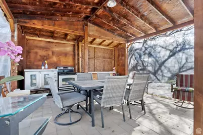 2067 E Gyrfalcon Ln, Sandy, UT 84092 - Photo 27