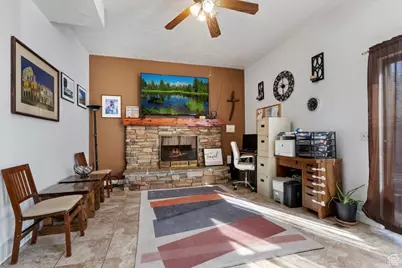 2067 E Gyrfalcon Ln, Sandy, UT 84092 - Photo 11