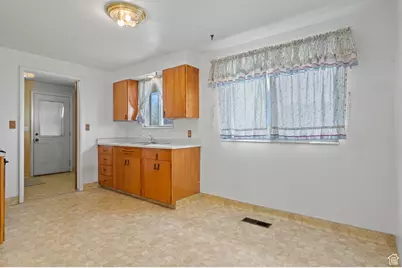 2921 W 1300 N, Clinton, UT 84015 - Photo 9