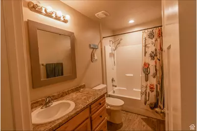 660 E 400 N, Spring City, UT 84662 - Photo 7