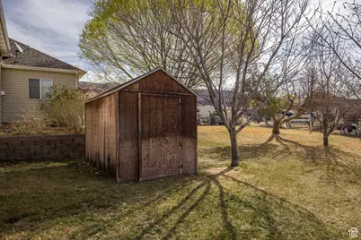 98 E Mt. Peale Dr, Moab, UT 84532 - Photo 41