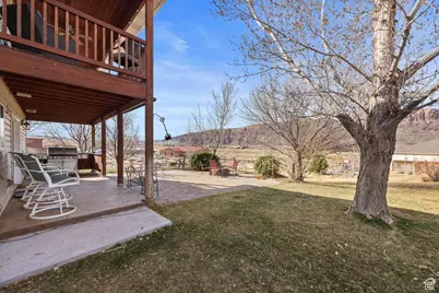 98 E Mt. Peale Dr, Moab, UT 84532 - Photo 43