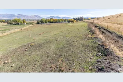 1050 S 200 W, Wellsville, UT 84339 - Photo 31