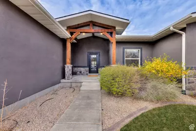 284 W McGill Blvd, Moab, UT 84532 - Photo 3