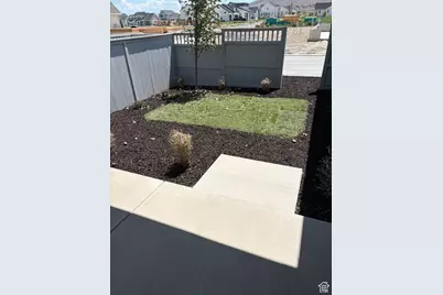 887 W Halvorsen Pkwy, Saratoga Springs, UT 84045 - Photo 3