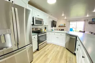 929 N Harbor Village Dr E, Garden City, UT 84028 - Photo 7