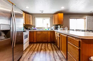 1050 N 100 W, Orem, UT 84057 - Photo 3