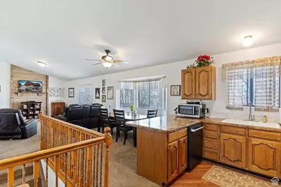 5321 S 3100 W, Roy, UT 84067 - Photo 7