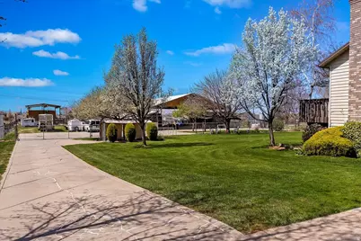 5321 S 3100 W, Roy, UT 84067 - Photo 5