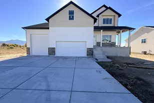 2405 W 3200 N, Farr West, UT 84404 - Photo 3