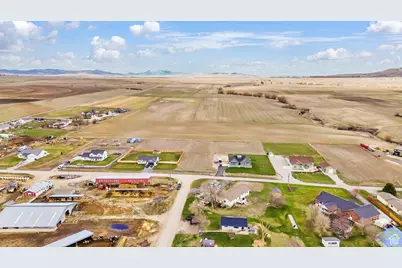 260 W 200 N #16, Newton, UT 84327 - Photo 5