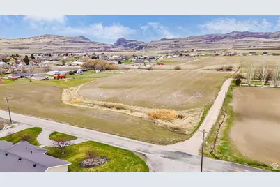 136 W 200 N #21, Newton, UT 84327 - Photo 5