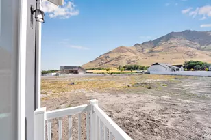 2041 E Burger St, Lake Point, UT 84074 - Photo 17