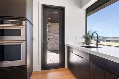 863 N Emery Ln, Elk Ridge, UT 84651 - Photo 5