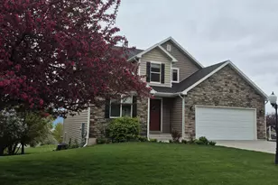 1075 Grandview Dr, Providence, UT 84332 - Photo 3