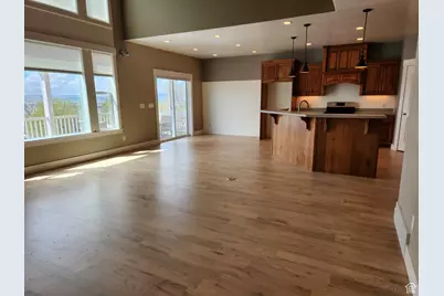 1075 Grandview Dr, Providence, UT 84332 - Photo 15