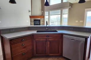 1075 Grandview Dr, Providence, UT 84332 - Photo 19