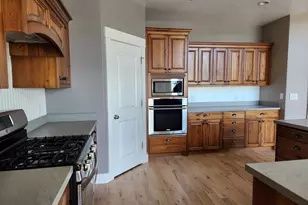 1075 Grandview Dr, Providence, UT 84332 - Photo 21