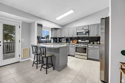 5791 S 3260 W, Roy, UT 84067 - Photo 7