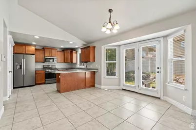 7134 S Rialto Way, West Jordan, UT 84081 - Photo 9