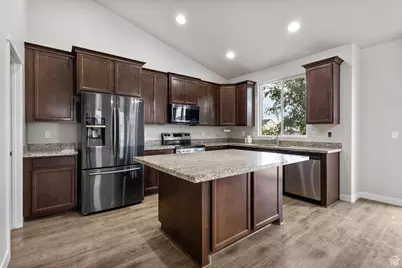 312 W Sapphire Dr, Tooele, UT 84074 - Photo 11