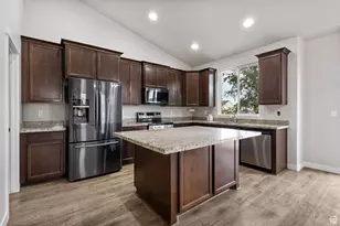 312 W Sapphire Dr, Tooele, UT 84074 - Photo 11