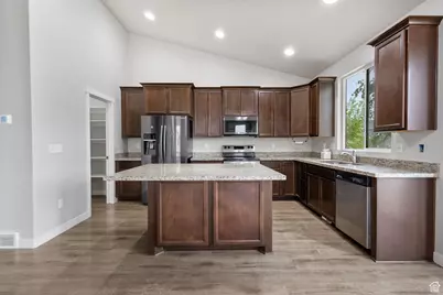 312 W Sapphire Dr, Tooele, UT 84074 - Photo 13